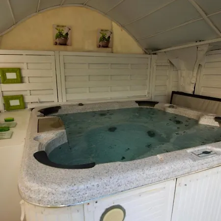 9 Hamman Sauna Piscine Chauffée Poss