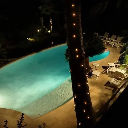 9 Hamman Sauna Piscine Chauffée Poss